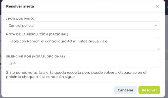 Ventana para resolver una alerta: por qué paró la unidad, una nota de la resolución y por cuántas horas silenciarla.